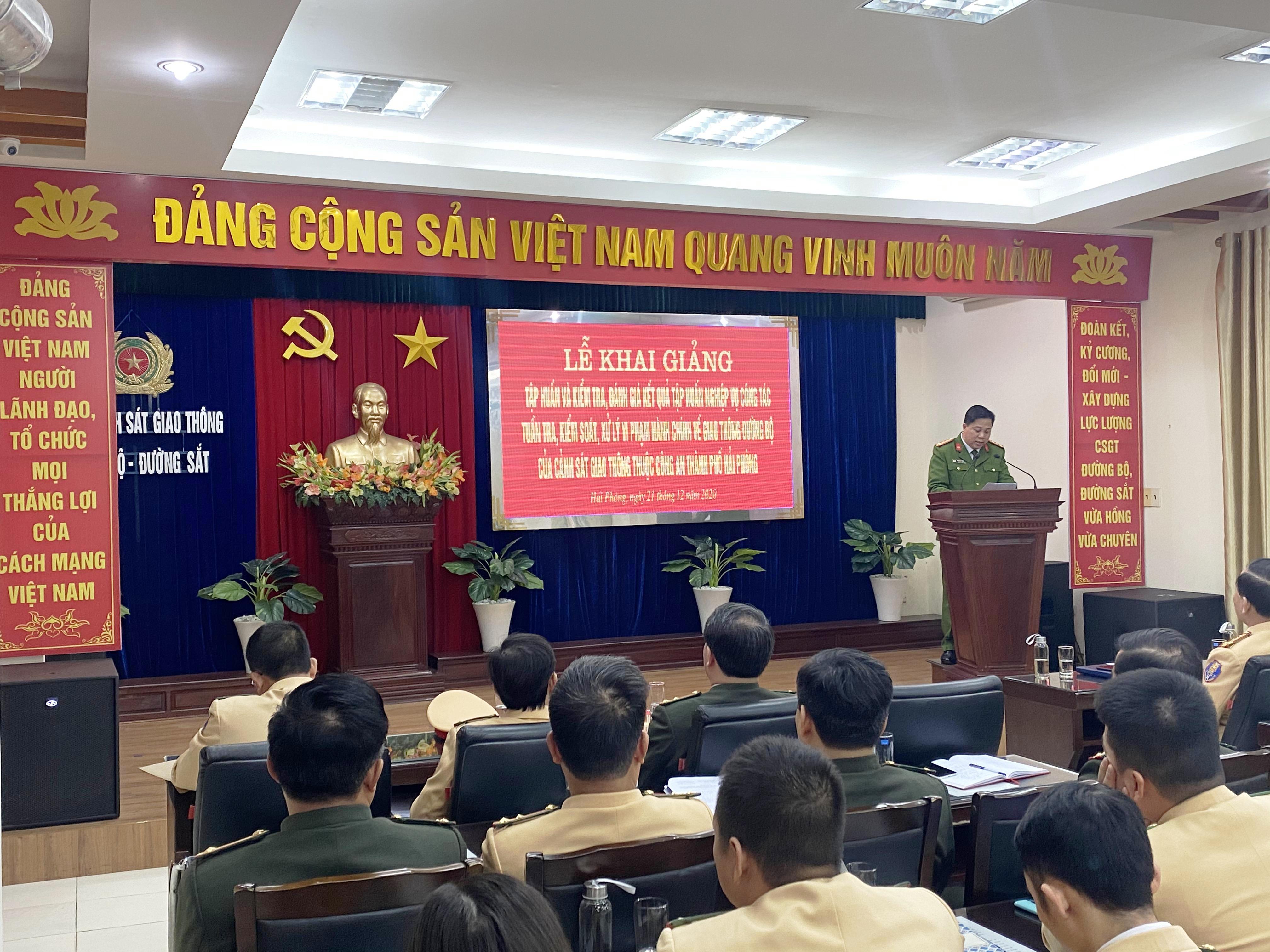 Tập huấn và kiểm tra, đánh giá kết quả tập huấn nghiệp vụ công tác tuẩn tra, kiểm soát, xử lý vi phạm về giao thông đường bộ